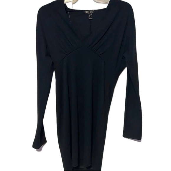 Revamped Black Long Sleeve V-Neck Dress Ruched Waist Size XL Little Black Dress - Picture 9 of 9